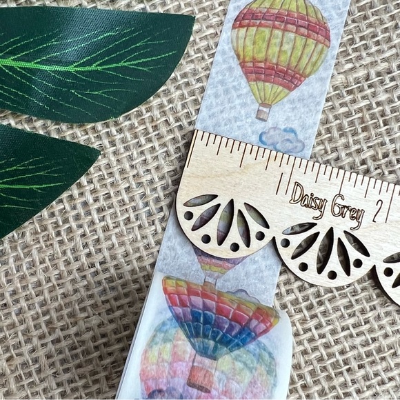 Hot Air Balloon Festival, Rainbow Designed Balloons, 30mm Washi Tape, 1 Roll - Picture 12 of 13